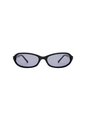 Luv Lou The Elcie Sunglasses in Black.