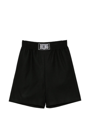 sacai logo-patch shorts - Black