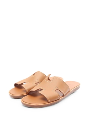 Hermès Pre-Owned 2010s Oran flat sandals - Brown