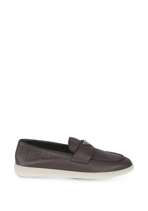 Prada logo-plaque pebbled-leather loafers - Brown