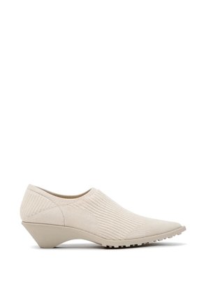 Camper x Issey Miyake Anna ribbed pointed-toe loafers - Neutrals