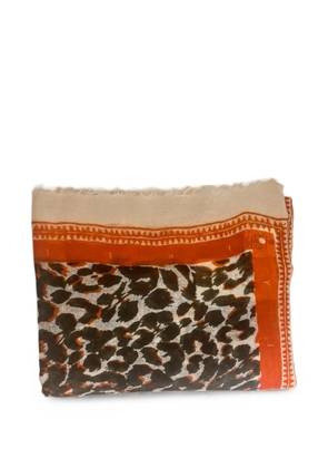 Friendly Hunting leopard-print frayed scarf - Neutrals