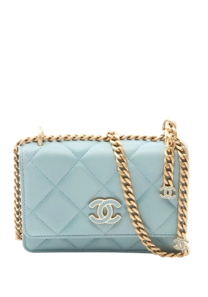 CHANEL Pre-Owned 2021 Mini Quilted Lambskin Enamel CC Wallet on Chain shoulder bag - Blue