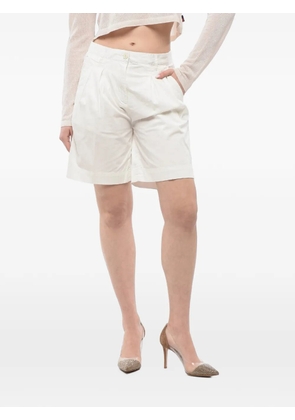 Woolrich pleated shorts - White