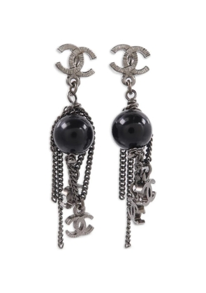 CHANEL Pre-Owned CC drop earrings - Silver