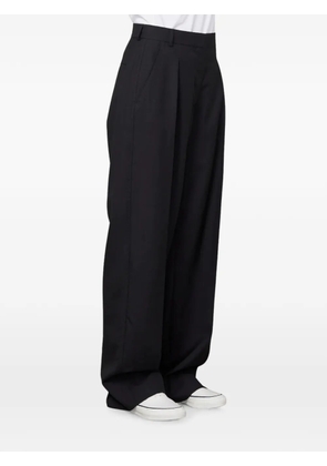 Officine Generale pleated trousers - Black