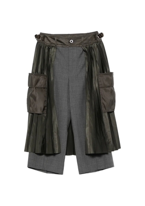 sacai pleated-overlay cropped trousers - Grey