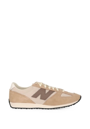 New Balance 471 logo-patch panelled sneakers - Brown