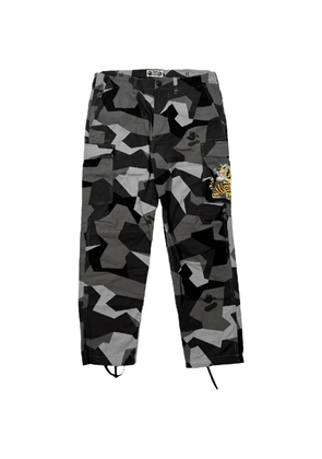 A BATHING APE® Tiger Patch Camo cargo trousers - Grey
