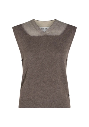 Maison Margiela button-detail sleeveless top - Brown