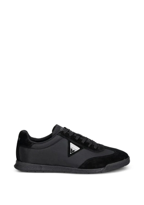GUESS USA Dasper logo-plaque sneakers - Black