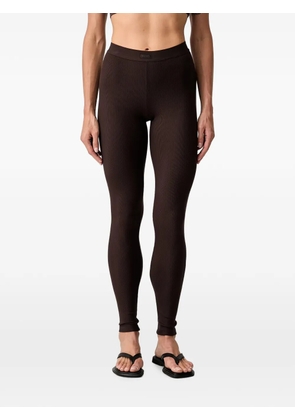 GUESS USA ribbed-knit logo-patch leggings - Brown