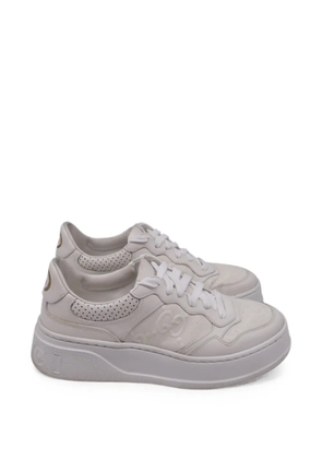Gucci Pre-Owned GG embossed sneakers - White
