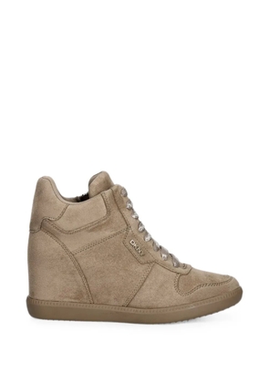 DKNY wedge-heel logo-print sneakers - Brown