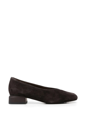 LINDA BAUMANN suede crossover-strap pumps - Brown