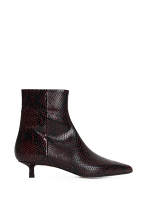Aeyde snakeskin-effect pointed-toe ankle boots - Red