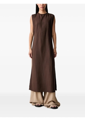VICOLO sleeveless side-slit blouse - Brown
