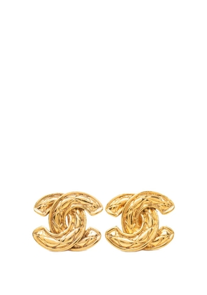 CHANEL Pre-Owned 1970-1980 CC Quilted Gold Plated Clip On Earrings costume earrings