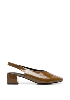 LINDA BAUMANN patent-finish slingback pumps - Brown