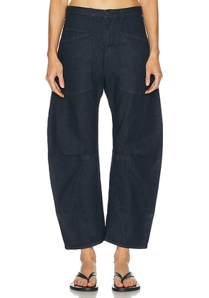 NILI LOTAN Shon Barrel Leg in Indigo Rinse - Denim-Dark. Size 25 (also in 23, 24, 26, 27, 28, 29).