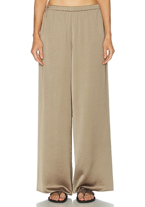 Jenni Kayne Demi Pant in Olio - Olive. Size S (also in XS, M, L).