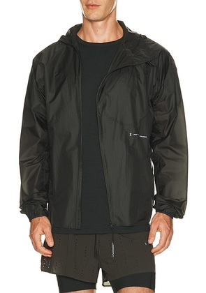 On x PAF Zero Jacket Paf in Molasses - Black. Size L (also in S, M, XL/1X).