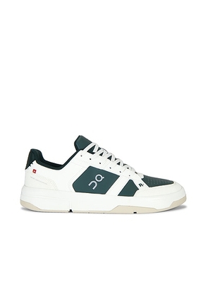 On The Roger Clubhouse in Ivory & Olive - Olive. Size 7 (also in 7.5, 8, 8.5, 9, 9.5, 10, 10.5, 11, 11.5, 12, 13).