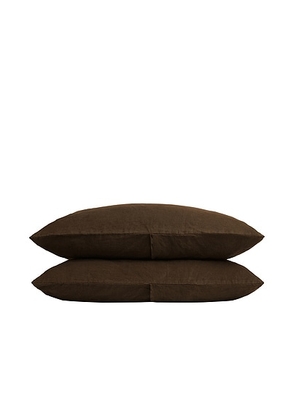 Parachute Linen Pillowcase Set in Java - Brown. Size KING (also in ).