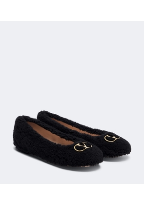 Valentino Garavani VLogo teddy ballet flats