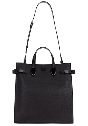 Valentino Garavani Soft Deer Tote in Nero - Black. Size all.