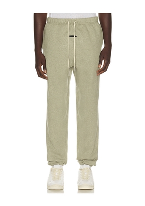 Fear of God ESSENTIALS Classic Fleece Sweatpant in Grey. Size XS. Also in S, M, L, XL/1X, XXL/2X, XXXL/3X.
