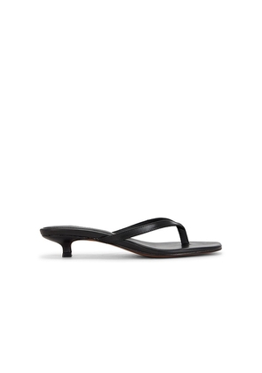 Madewell Tamia Heeled Thong Sandal in Black. Size 6. Also in 7, 7.5, 8, 8.5, 9, 9.5.