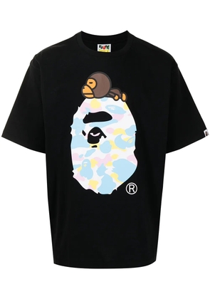 A BATHING APE® graphic-print short-sleeved T-shirt - Black