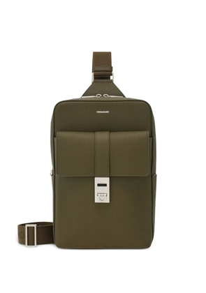 Ferragamo Hug buckle sling bag - Green