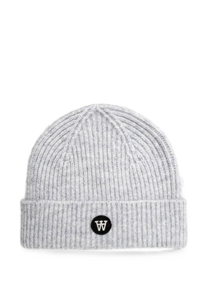 Wood Wood ribbed-knit logo-patch beanie hat - Grey