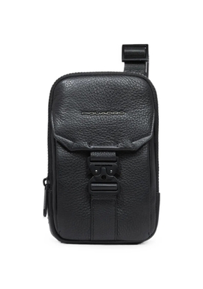 PIQUADRO grained-leather buckle-fastening travel pouch - Black