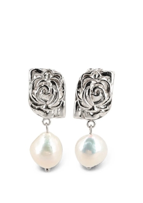 Magda Butrym rose-detail pearl-pendant earrings - Silver