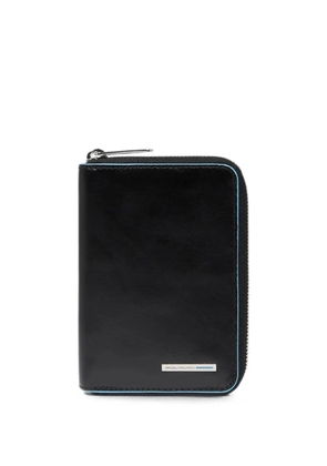 PIQUADRO logo-plaque leather travel wallet - Black
