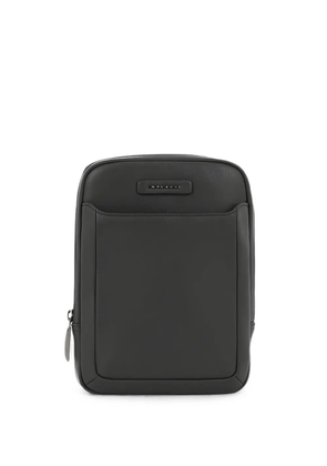 PIQUADRO logo-plaque pebbled backpack - Black