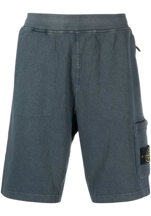 Stone Island logo-patch knee-length shorts - Blue