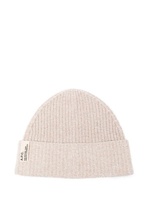 A.P.C. ribbed logo-patch beanie hat - Neutrals