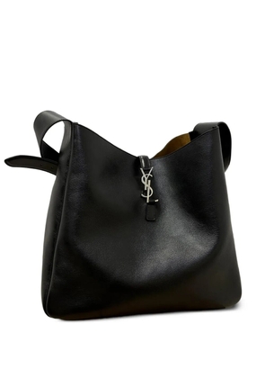 Saint Laurent LE 5 À 7 maxi bag in grained leather - Black