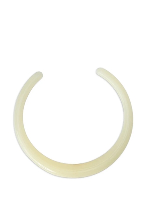 TOTEME polished open-cuff necklace - Neutrals