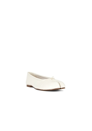 Steve Madden Calico Flat in Cream. Size 10. Also in 6, 6.5, 7, 7.5, 8, 8.5, 9, 9.5.