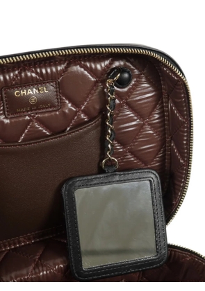 CHANEL Pre-Owned CC logo-detail diamond-quilted vanity bag - Black