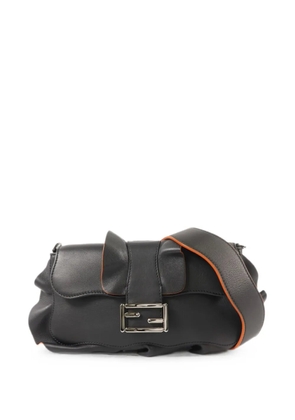 Fendi Pre-Owned Wave Baguette shoulder bag - Black