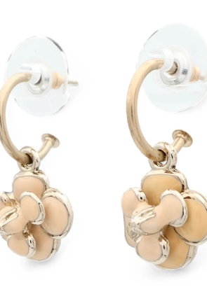 CHANEL Pre-Owned Camellia-pendant earrings - Gold