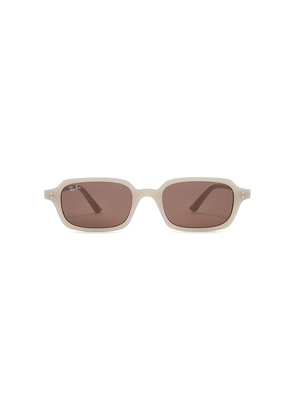 Ray-Ban Zuri Sunglasses in White.
