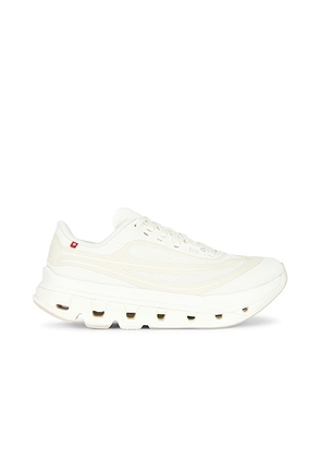 On Cloudflow 5 Ad Sneaker in Ivory & Grain - Ivory. Size 5.5 (also in 6, 6.5, 7, 7.5, 8, 8.5, 9, 9.5, 10).