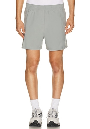 On 5 Core Shorts in Apollo - Grey. Size XXL/2X (also in XS, M, L, XL/1X).